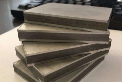 Hot rolled stainless clad steel plate